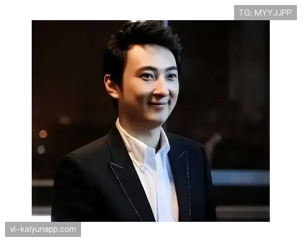 乔恩·琼斯训练完直接去豪宅泳池派对，这日常也太让人嫉妒了吧？