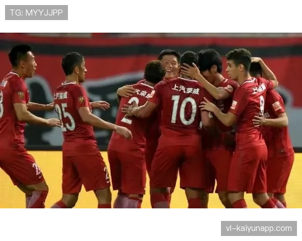 奥斯卡回撤接应如何撕开防线：解析其连续关键战中的进攻主导作用与上港中场核心机制