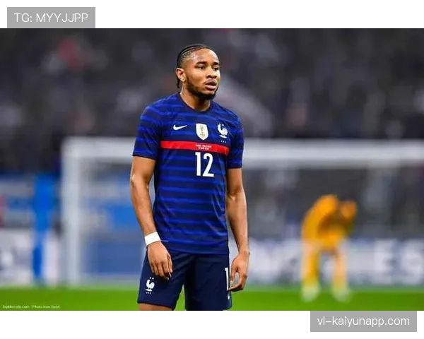 恩昆库在法国队的轮换困境与战术适配性解析